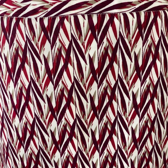 Worthington Red & Pink Mid Knee Length Skirt Modern Geometric size 12 EUC - Picture 2 of 6